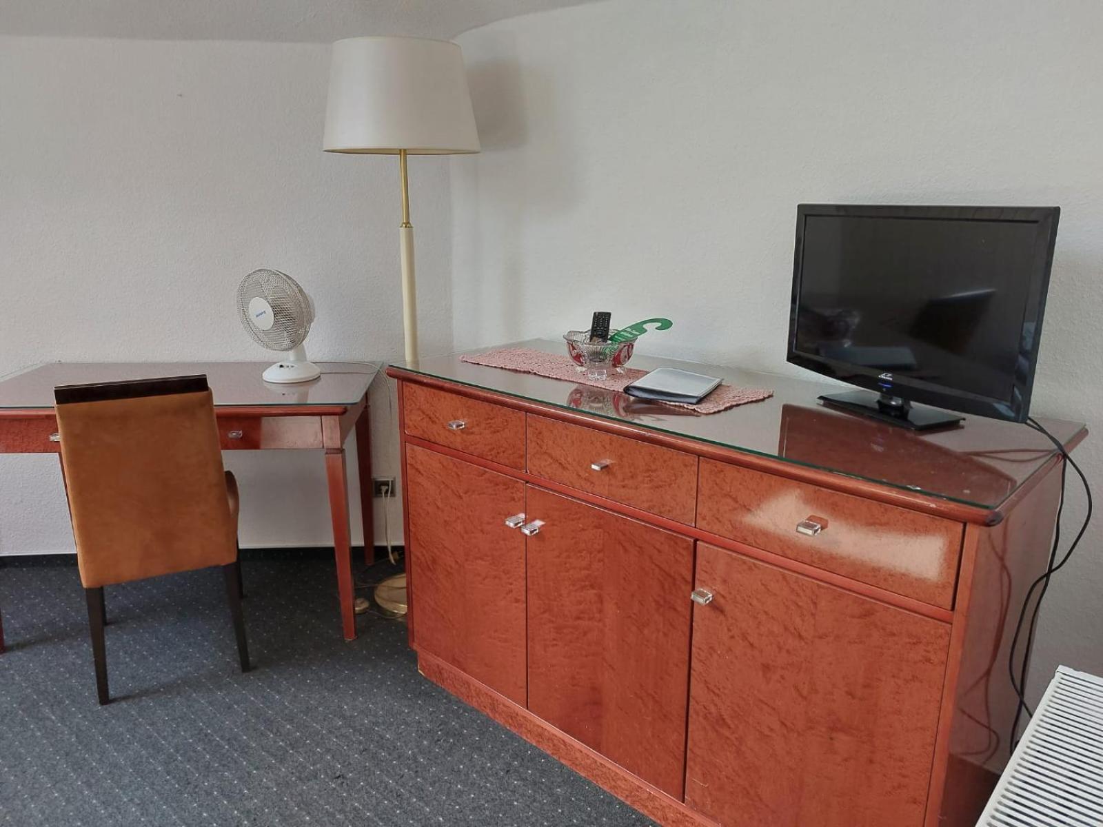 Gaestezimmer Gasthof Becker Hotell Wulfrath Exteriör bild