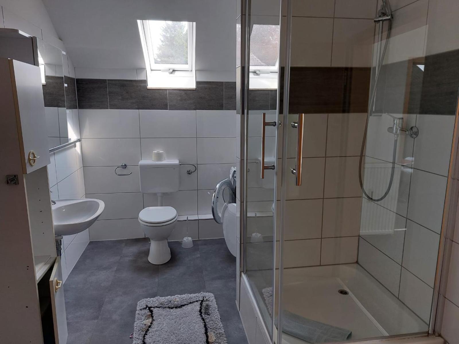 Gaestezimmer Gasthof Becker Hotell Wulfrath Exteriör bild