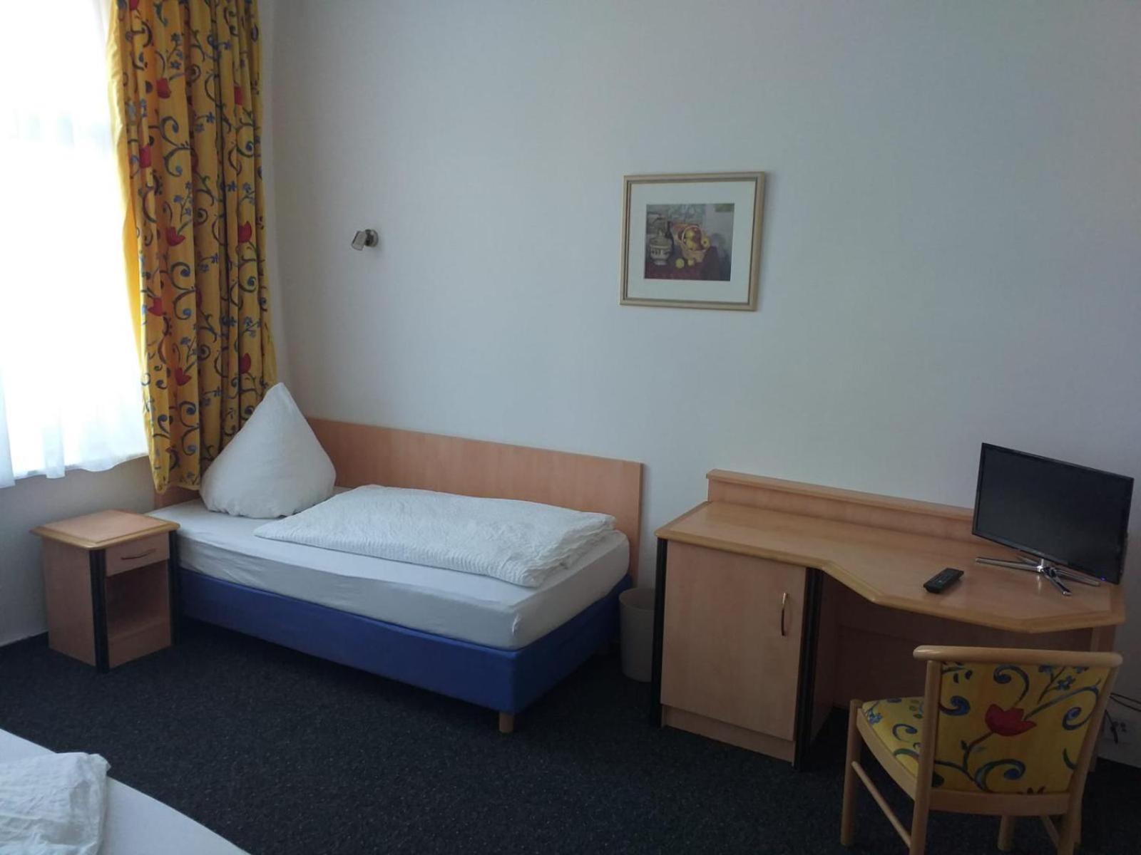 Gaestezimmer Gasthof Becker Hotell Wulfrath Exteriör bild
