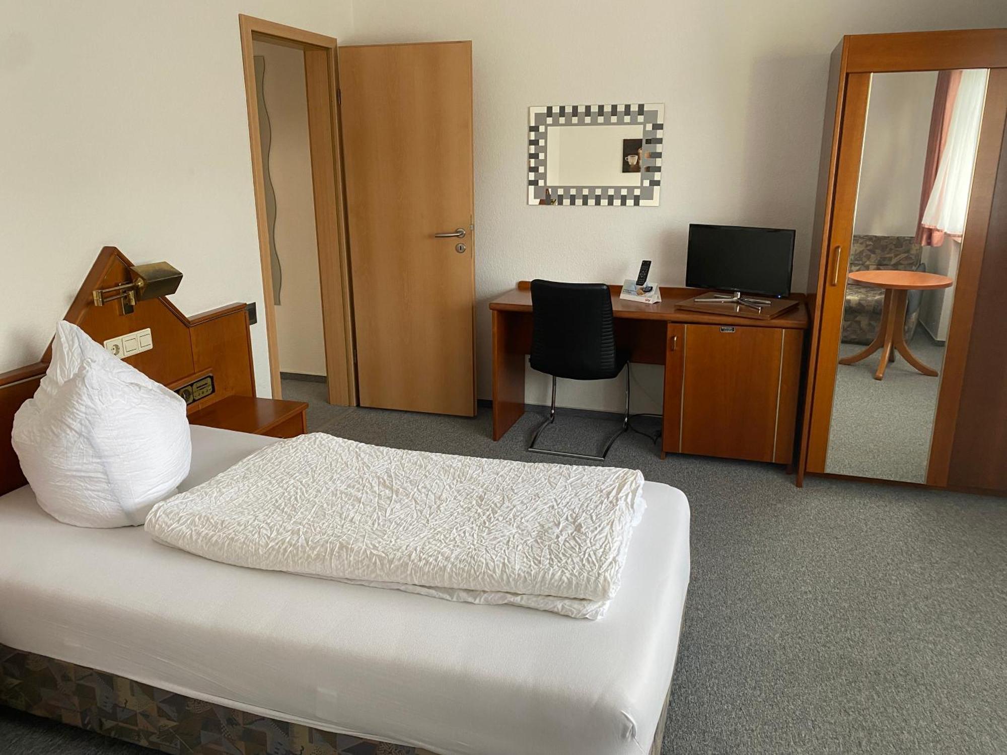 Gaestezimmer Gasthof Becker Hotell Wulfrath Exteriör bild