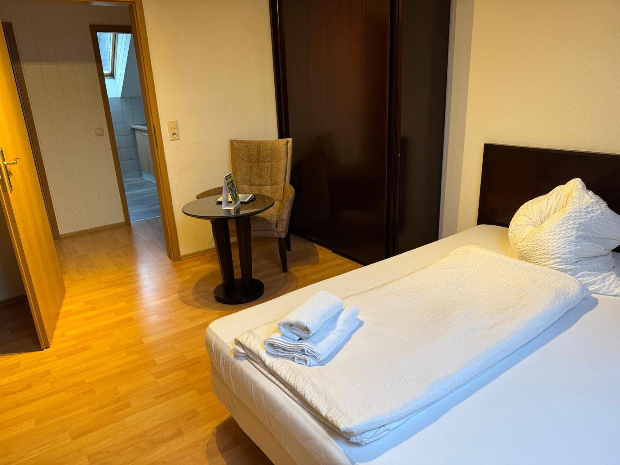 Gaestezimmer Gasthof Becker Hotell Wulfrath Exteriör bild