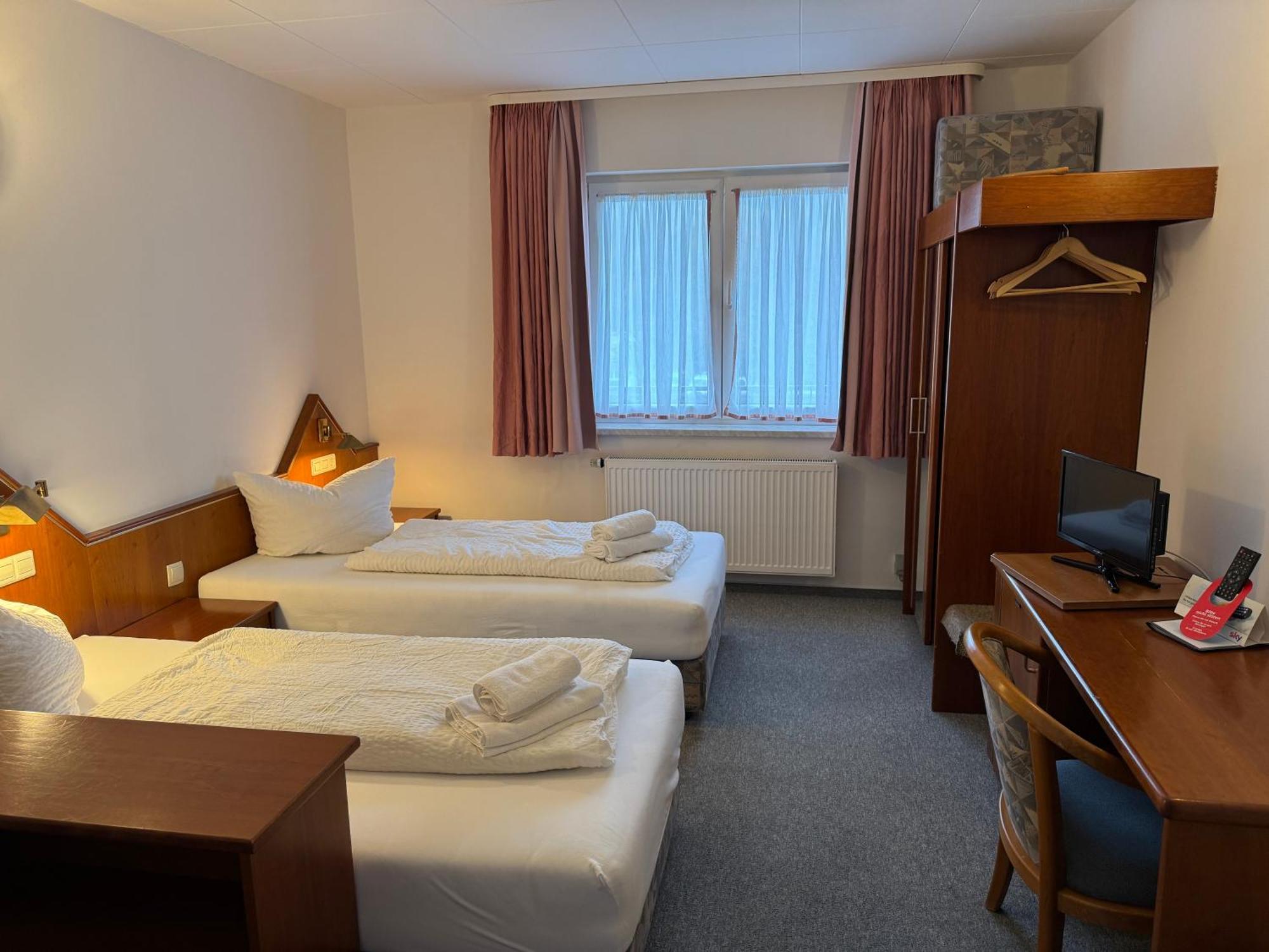 Gaestezimmer Gasthof Becker Hotell Wulfrath Exteriör bild