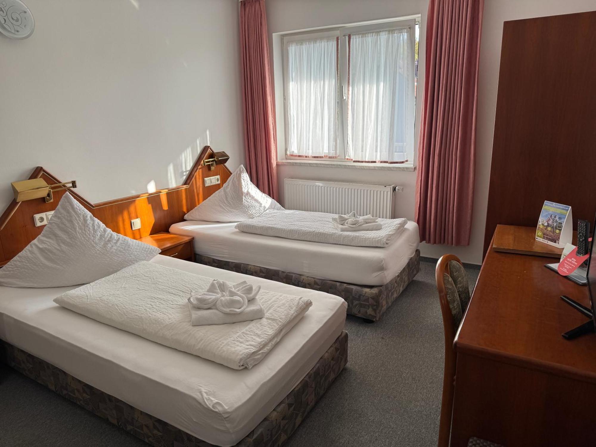 Gaestezimmer Gasthof Becker Hotell Wulfrath Exteriör bild