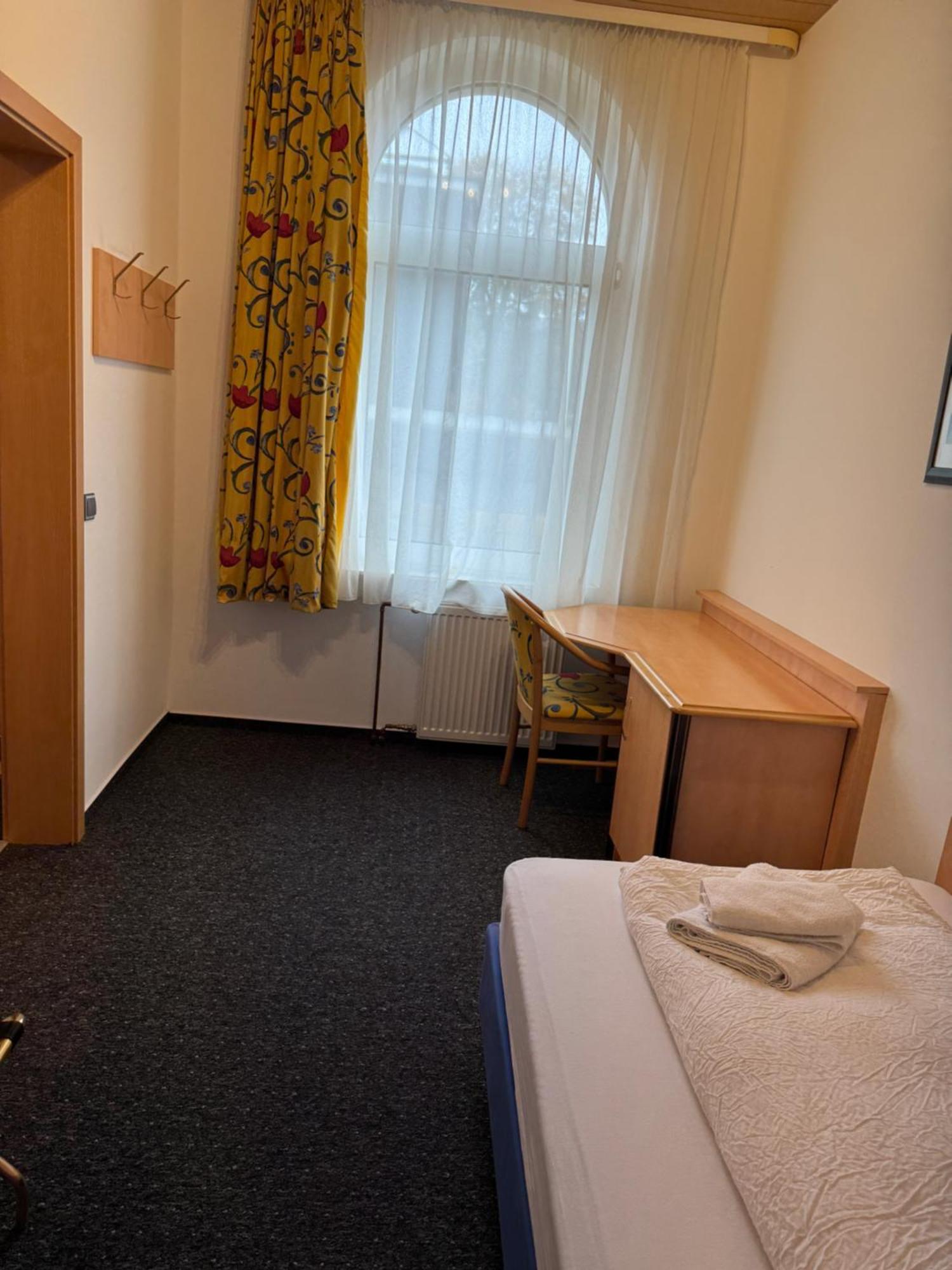 Gaestezimmer Gasthof Becker Hotell Wulfrath Exteriör bild